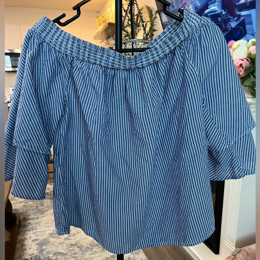 Off The Shoulder Bell-Sleeve Summer Blouse -Size S